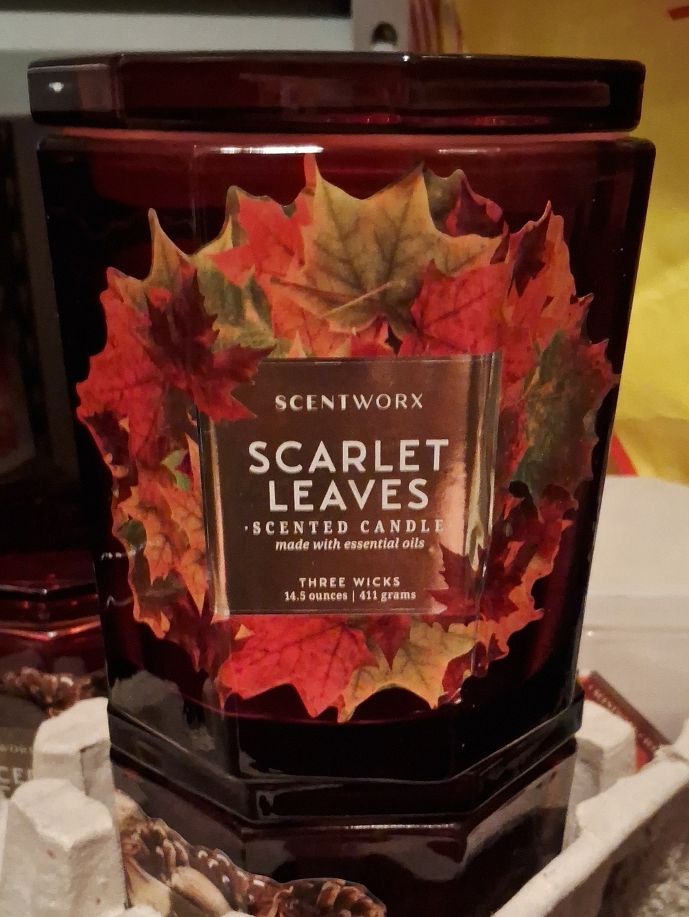 Scarlet Leaves Candle - Deep Red